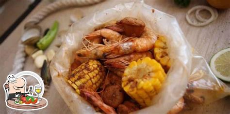 seafood restaurant in sm megamall.